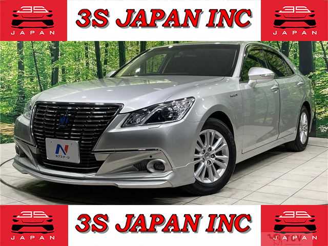 2013 Toyota Crown Hybrid