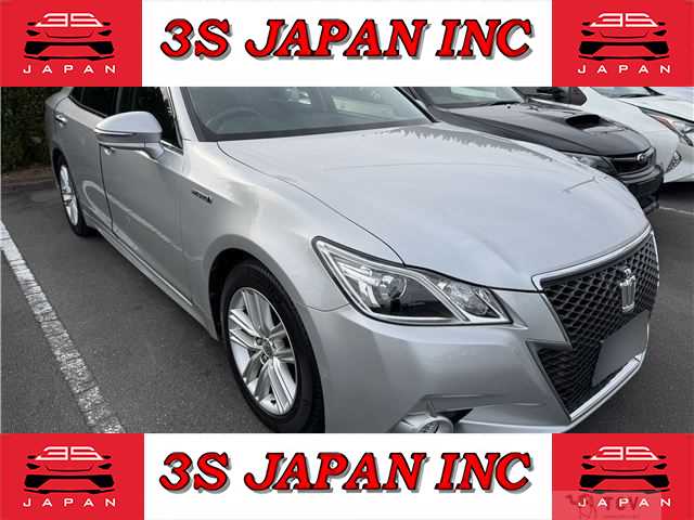 2014 Toyota Crown Hybrid