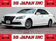 2015 Toyota Crown Hybrid