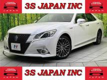 2013 Toyota Crown Hybrid