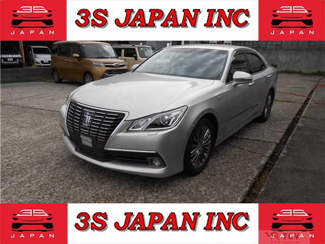 2014 Toyota Crown Hybrid