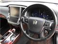 2014 Toyota Crown Hybrid