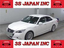 2014 Toyota Crown Hybrid