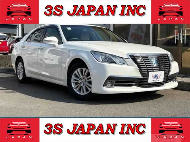 2014 Toyota Crown Hybrid