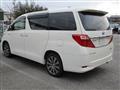 2013 Toyota Alphard Hybrid