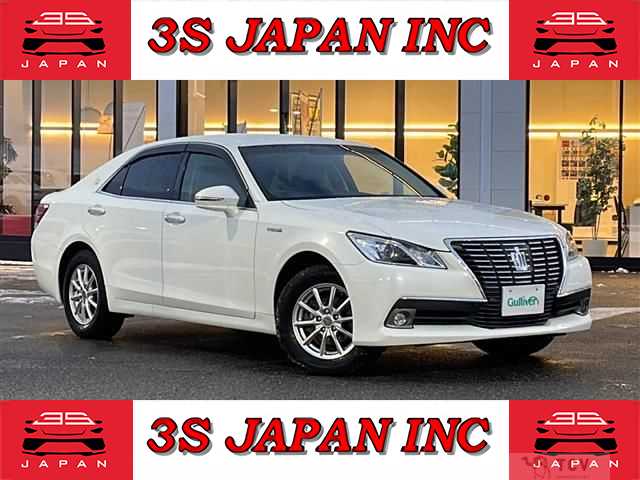 2014 Toyota Crown Hybrid