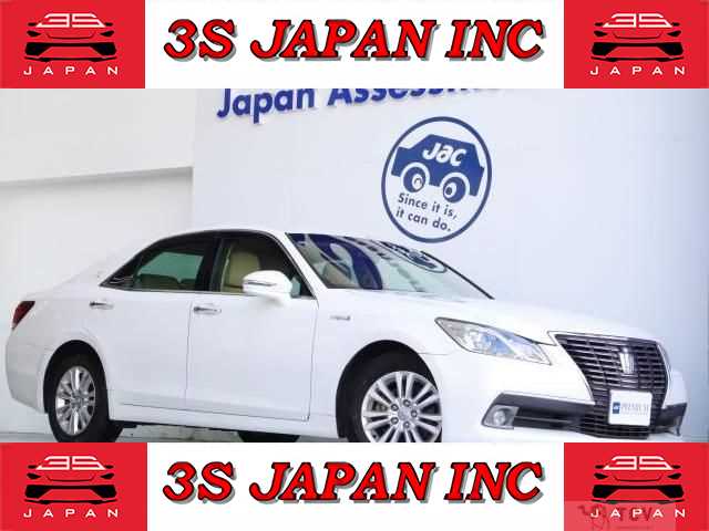 2013 Toyota Crown Hybrid