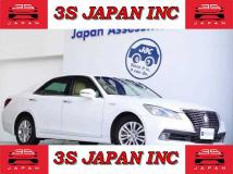 2013 Toyota Crown Hybrid