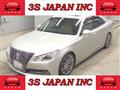 2013 Toyota Crown Hybrid