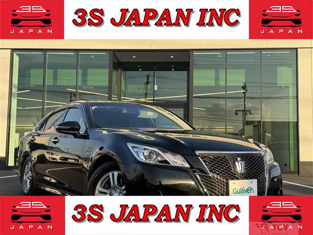 2013 Toyota Crown Hybrid