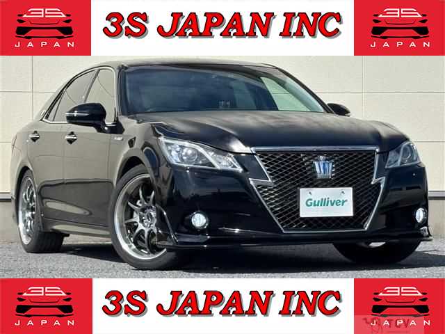 2013 Toyota Crown Hybrid