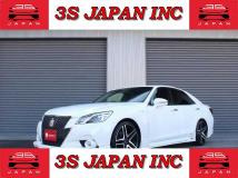 2013 Toyota Crown Hybrid