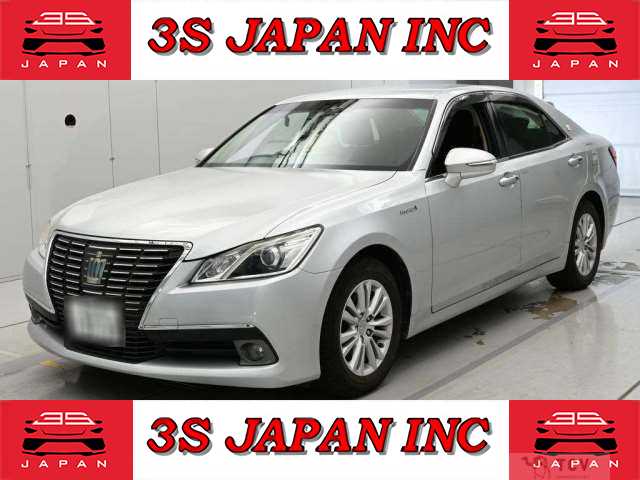 2013 Toyota Crown Hybrid