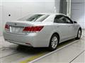 2013 Toyota Crown Hybrid