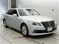 2013 Toyota Crown Hybrid