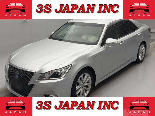 2013 Toyota Crown Hybrid