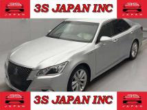 2013 Toyota Crown Hybrid