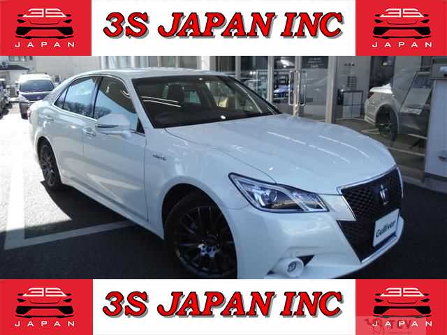 2015 Toyota Crown Hybrid