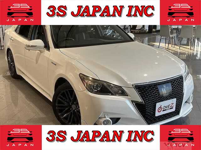 2014 Toyota Crown Hybrid
