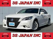 2015 Toyota Crown Hybrid