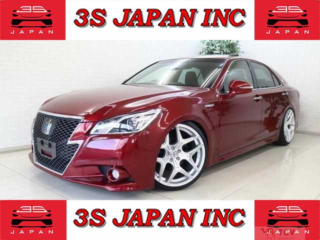 2013 Toyota Crown Hybrid