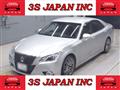 2014 Toyota Crown Hybrid
