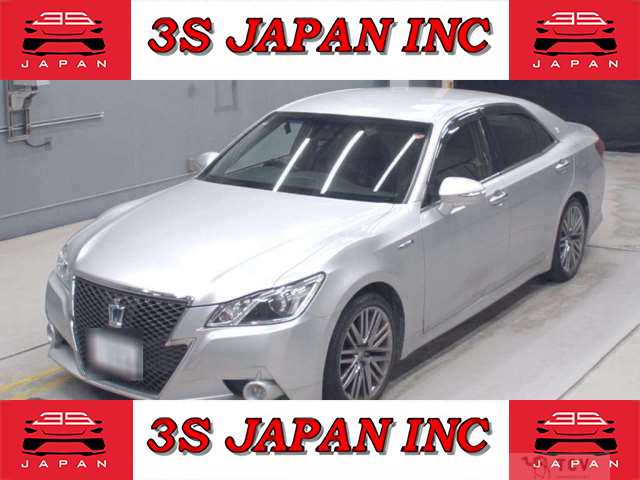 2014 Toyota Crown Hybrid