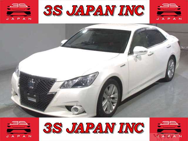 2013 Toyota Crown Hybrid