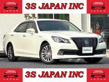 2015 Toyota Crown Hybrid