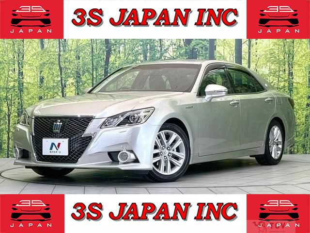 2013 Toyota Crown Hybrid