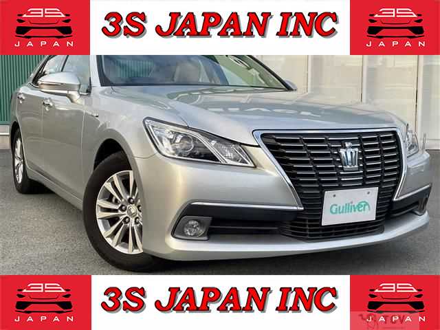 2013 Toyota Crown Hybrid