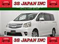 2010 Toyota Noah