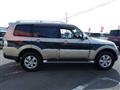 2006 Mitsubishi Pajero