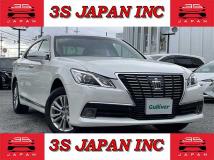 2013 Toyota Crown Royal Series