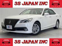 2013 Toyota Crown Hybrid