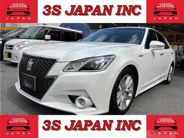 2014 Toyota Crown Hybrid