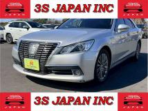 2013 Toyota Crown Royal Series