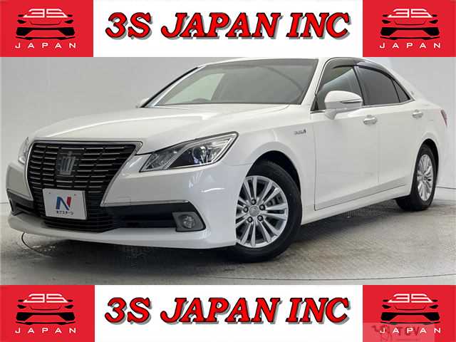 2013 Toyota Crown Hybrid