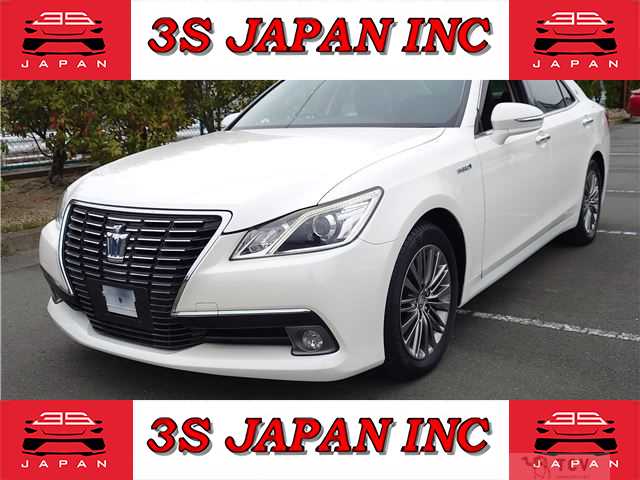 2013 Toyota Crown Hybrid