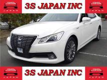 2013 Toyota Crown Hybrid