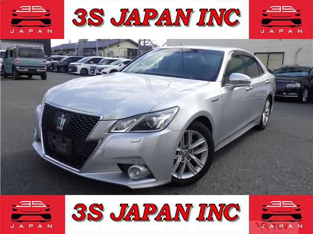 2015 Toyota Crown Hybrid