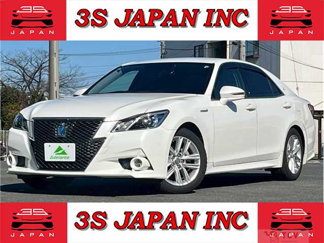 2013 Toyota Crown Hybrid