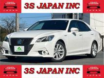 2013 Toyota Crown Hybrid