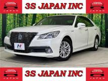 2013 Toyota Crown Hybrid