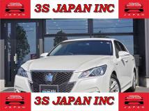 2013 Toyota Crown Hybrid