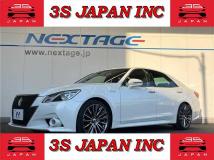 2014 Toyota Crown Hybrid