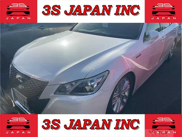 2013 Toyota Crown Hybrid