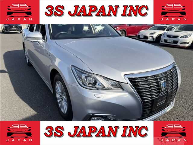 2017 Toyota Crown Hybrid