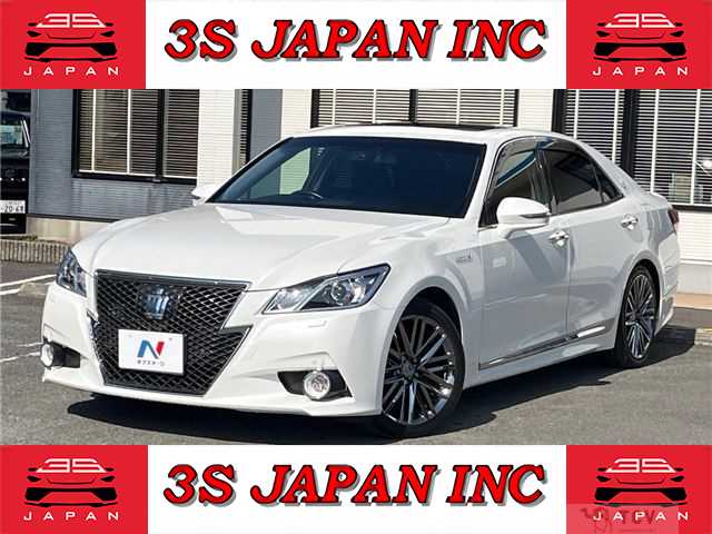 2014 Toyota Crown Hybrid