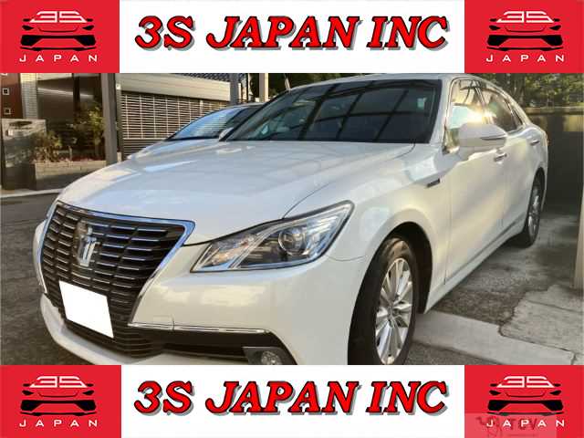 2013 Toyota Crown Hybrid